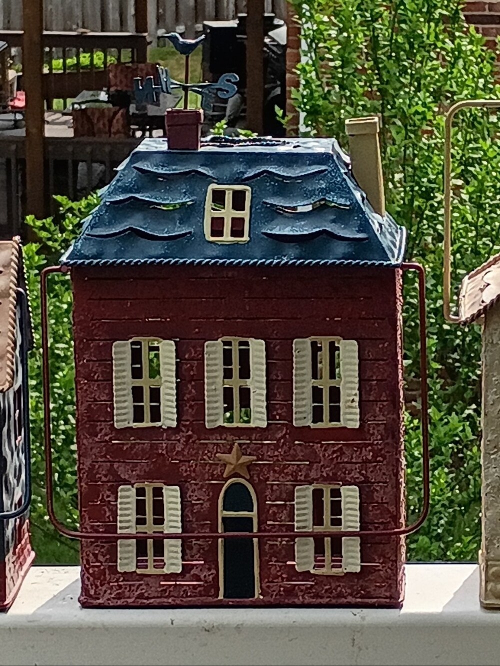 Set Of Three Colonial Houses for Tea Lights